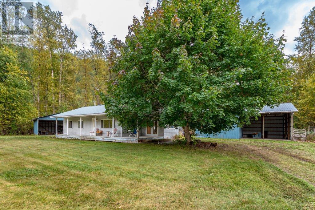 1500 Stadnicki Road, sicamous, British Columbia