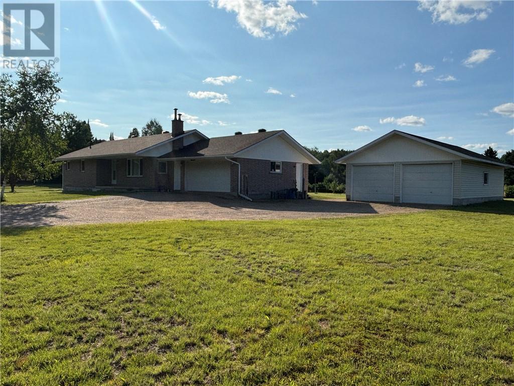 48 Pioneer Road, Barry's Bay, Ontario  K0J 1B0 - Photo 3 - 1376704