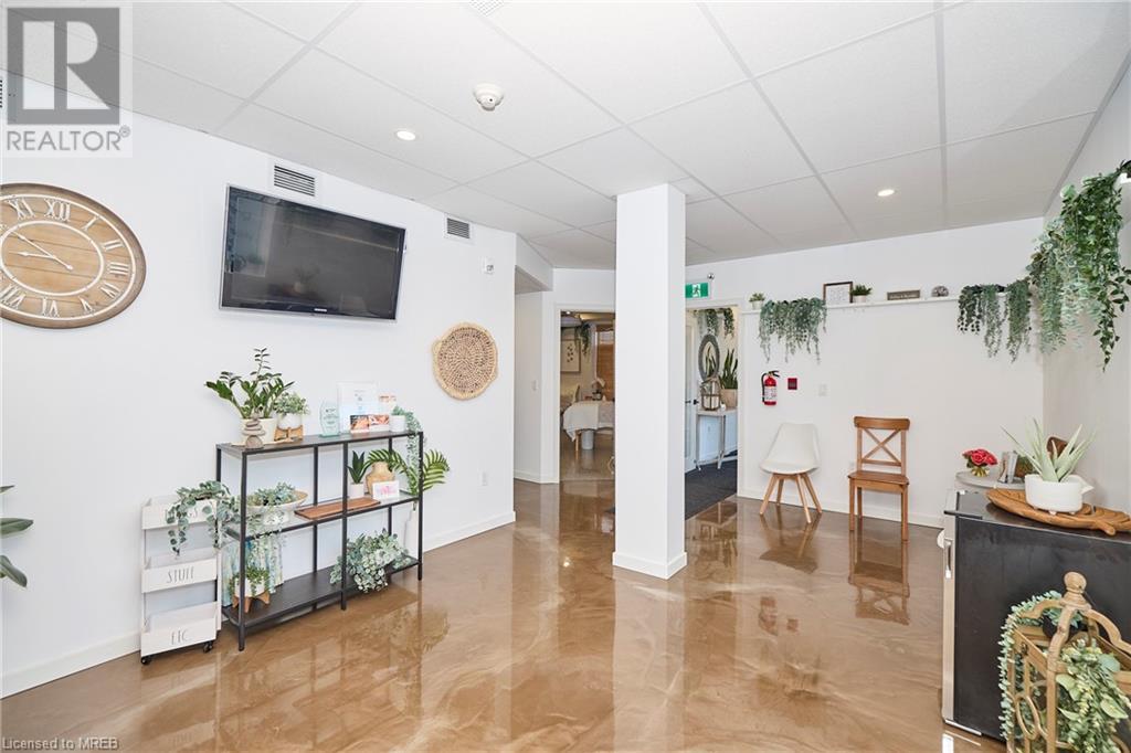 3710 Main Street Unit# 101, Niagara Falls, Ontario  L2G 6B1 - Photo 3 - 40539323