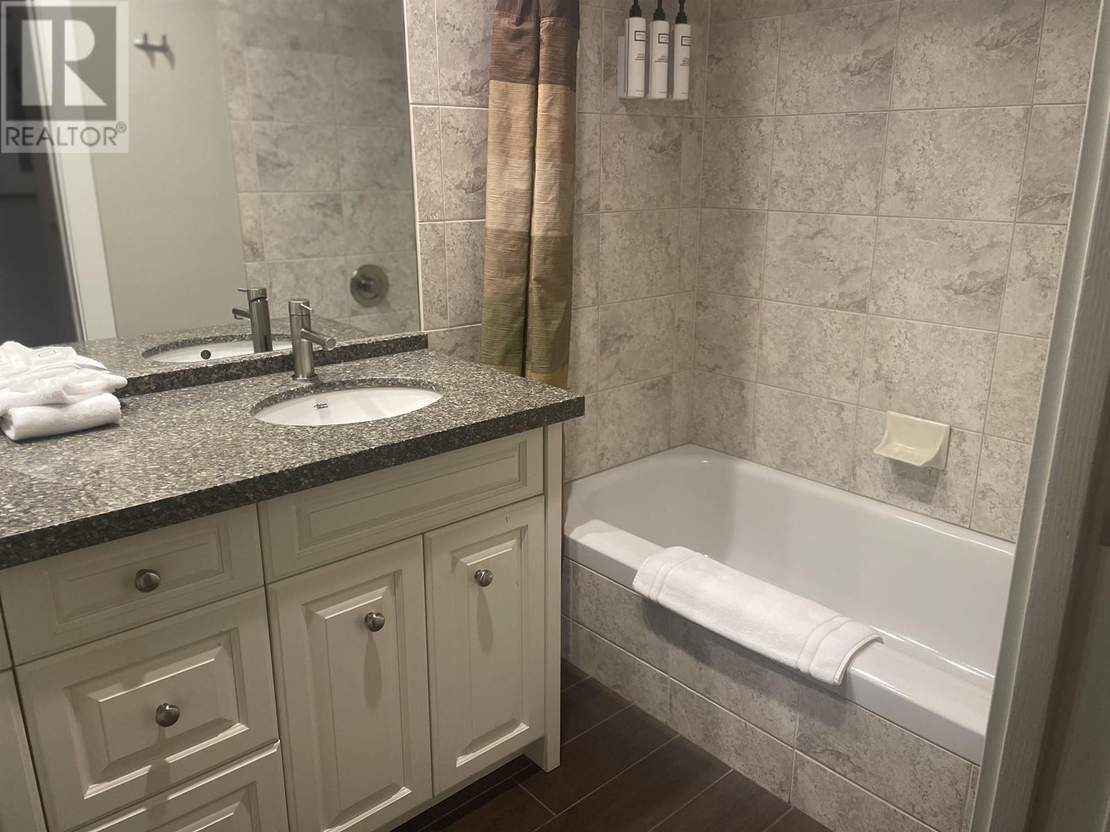 206/306 Wk 9-4321 Village Gate Boulevard, Whistler, British Columbia  V0N 1B4 - Photo 5 - R2848552