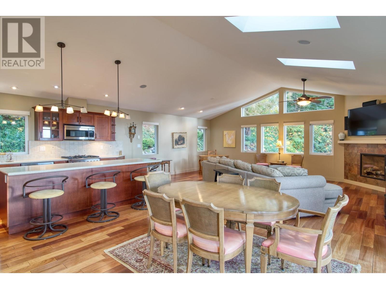 4977 Sunshine Coast Highway, Sechelt, British Columbia  V7Z 0B6 - Photo 12 - R2848529