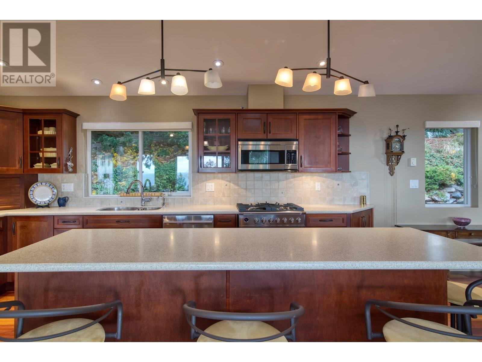 4977 Sunshine Coast Highway, Sechelt, British Columbia  V7Z 0B6 - Photo 15 - R2848529