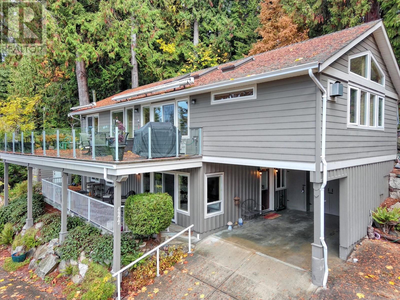4977 Sunshine Coast Highway, Sechelt, British Columbia  V7Z 0B6 - Photo 2 - R2848529