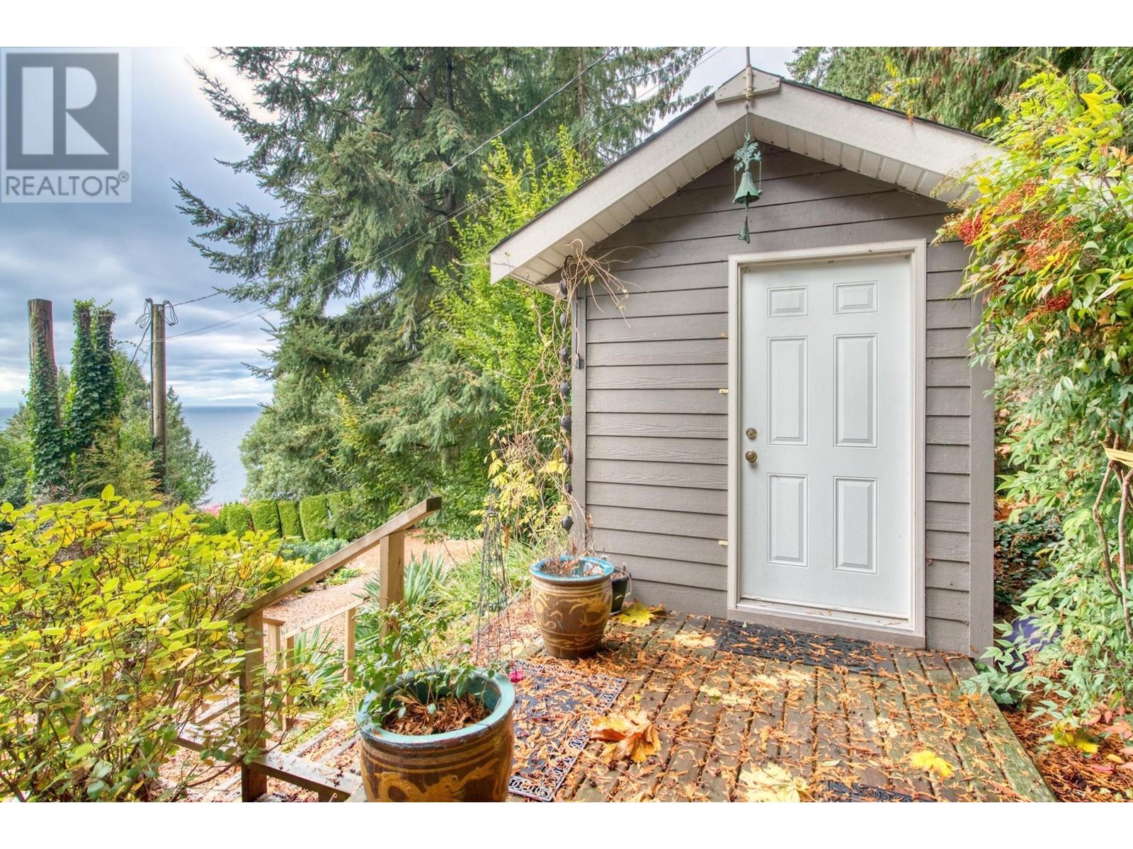 4977 Sunshine Coast Highway, Sechelt, British Columbia  V7Z 0B6 - Photo 5 - R2848529