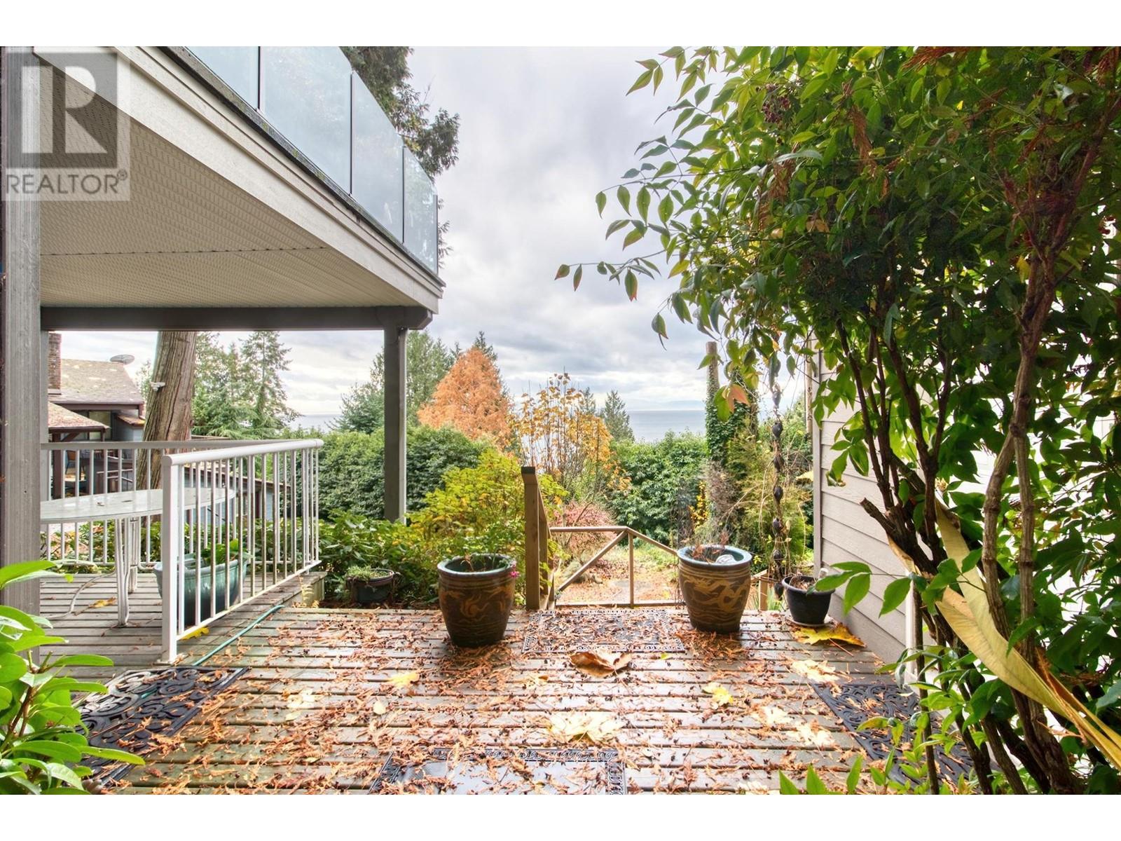 4977 Sunshine Coast Highway, Sechelt, British Columbia  V7Z 0B6 - Photo 8 - R2848529
