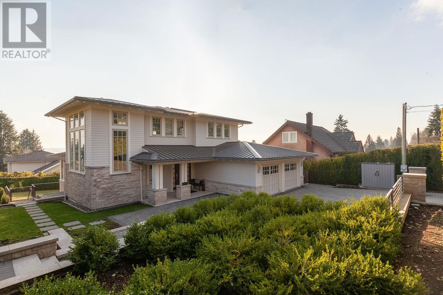 2302 Lawson Avenue, West Vancouver, British Columbia  V7V 2E6 - Photo 1 - R2848569
