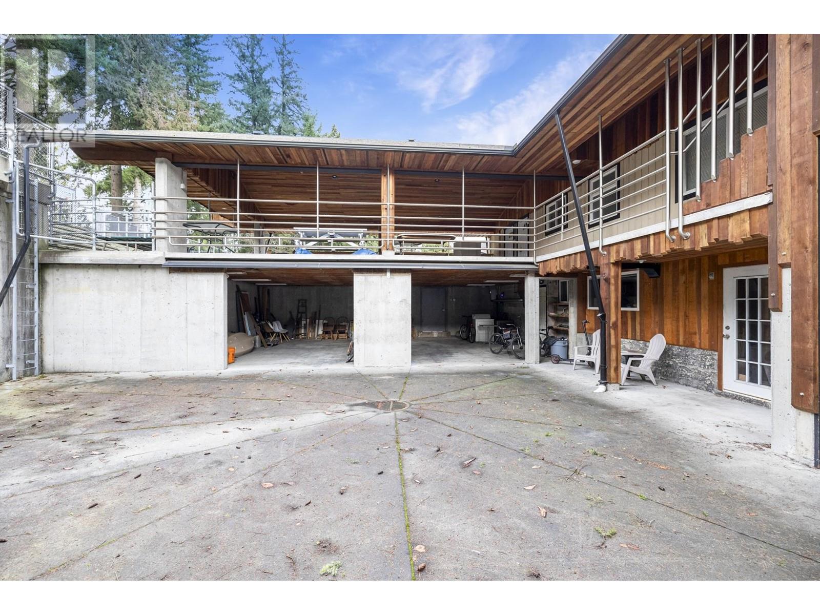 1844 Eastern Drive, Port Coquitlam, British Columbia  V3C 2T6 - Photo 4 - R2848595