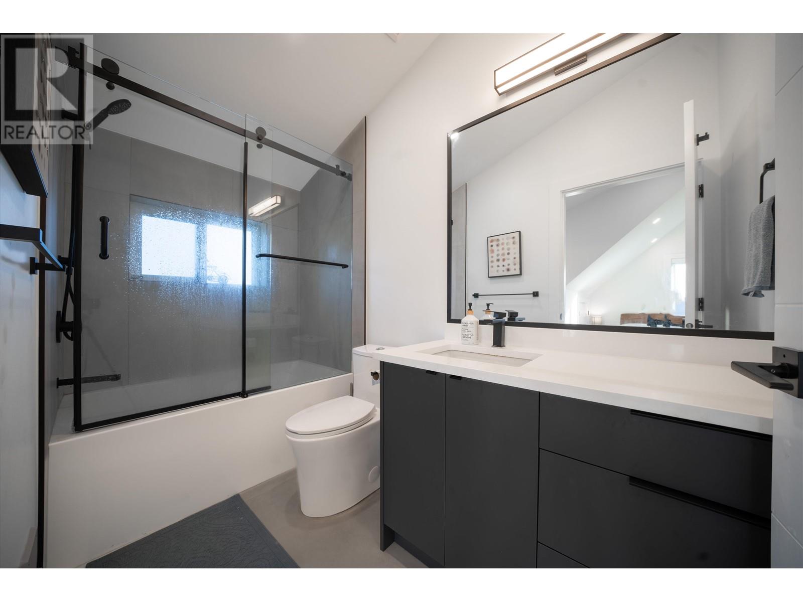 1907 E 40th Avenue, Vancouver, British Columbia  V5P 1J1 - Photo 10 - R2848674