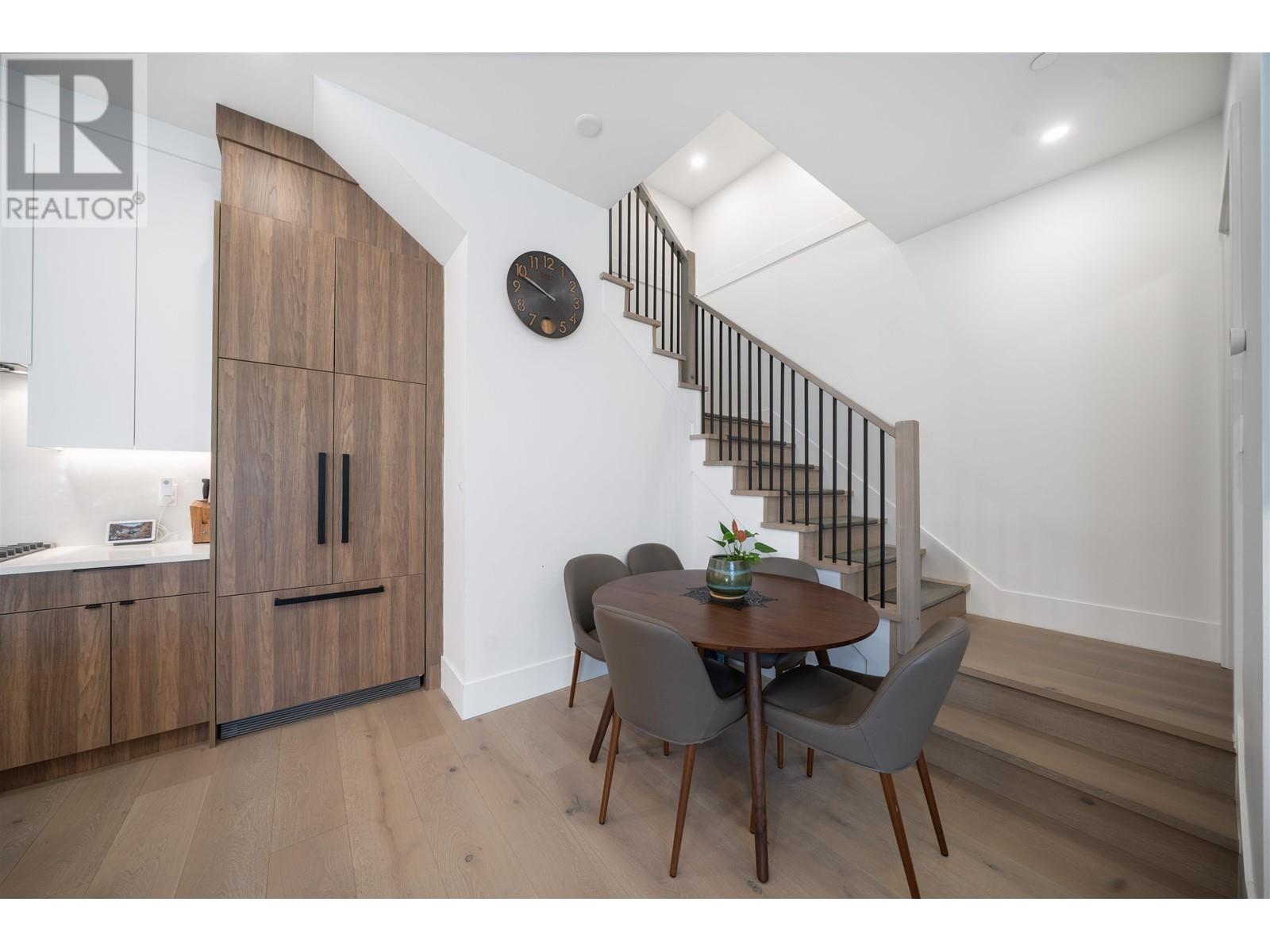 1907 E 40th Avenue, Vancouver, British Columbia  V5P 1J1 - Photo 2 - R2848674