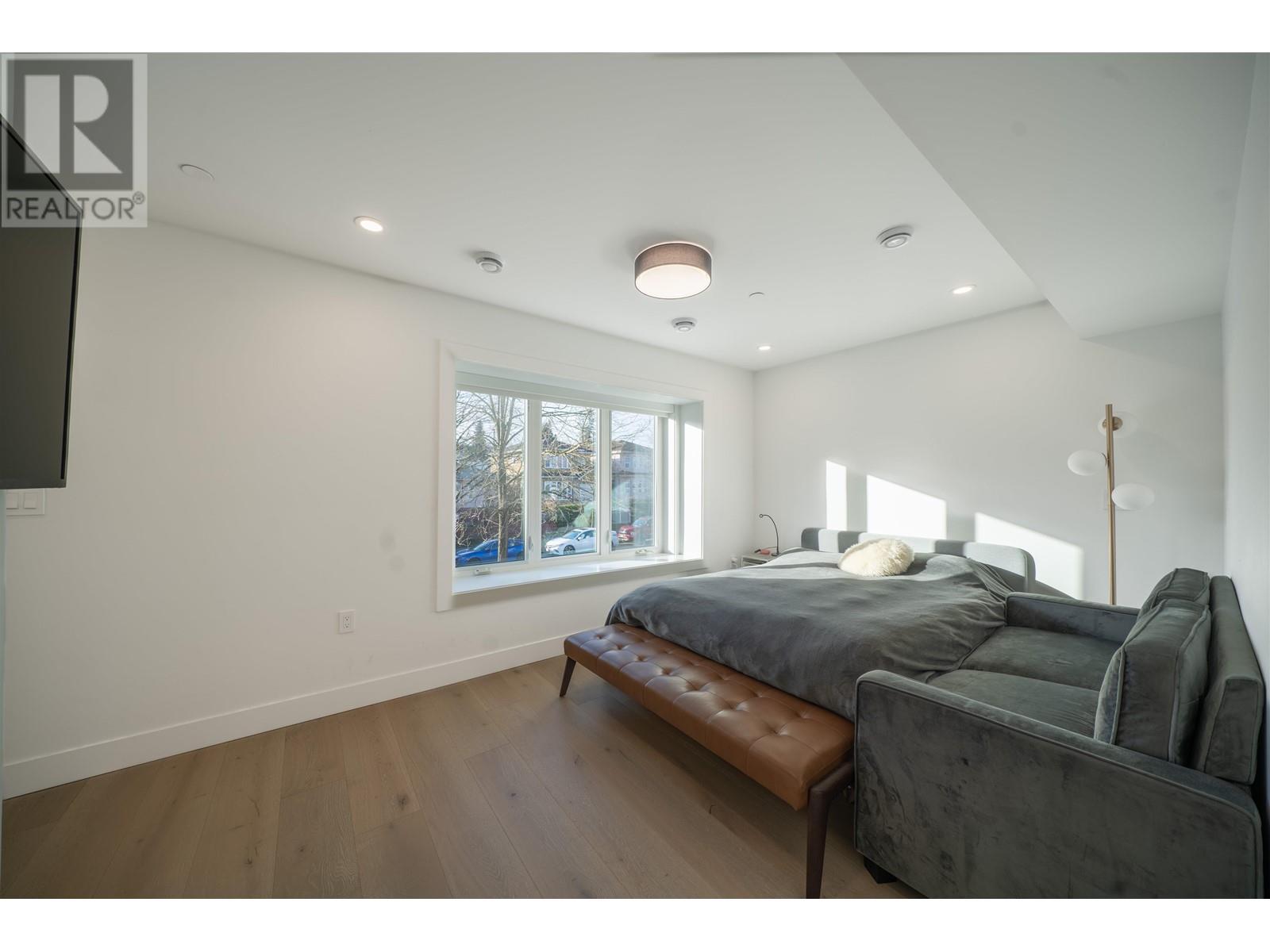 1907 E 40th Avenue, Vancouver, British Columbia  V5P 1J1 - Photo 6 - R2848674