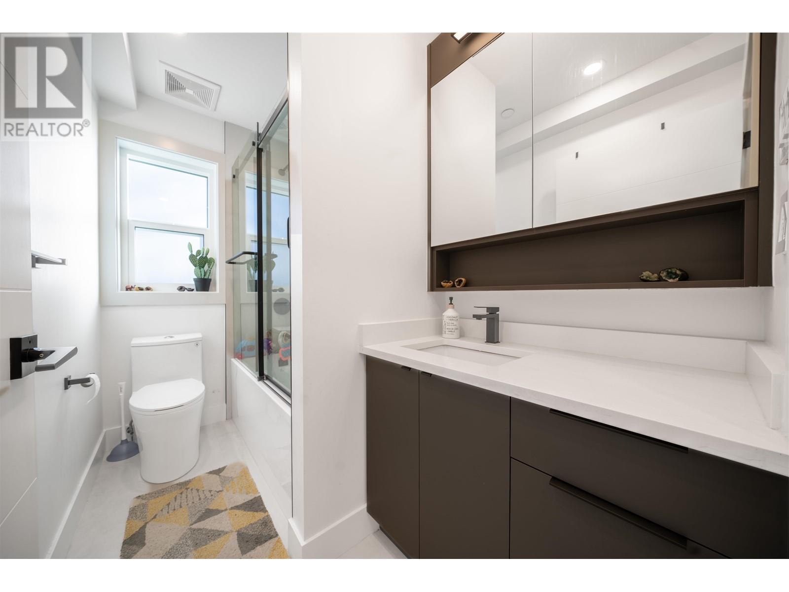 1907 E 40th Avenue, Vancouver, British Columbia  V5P 1J1 - Photo 9 - R2848674