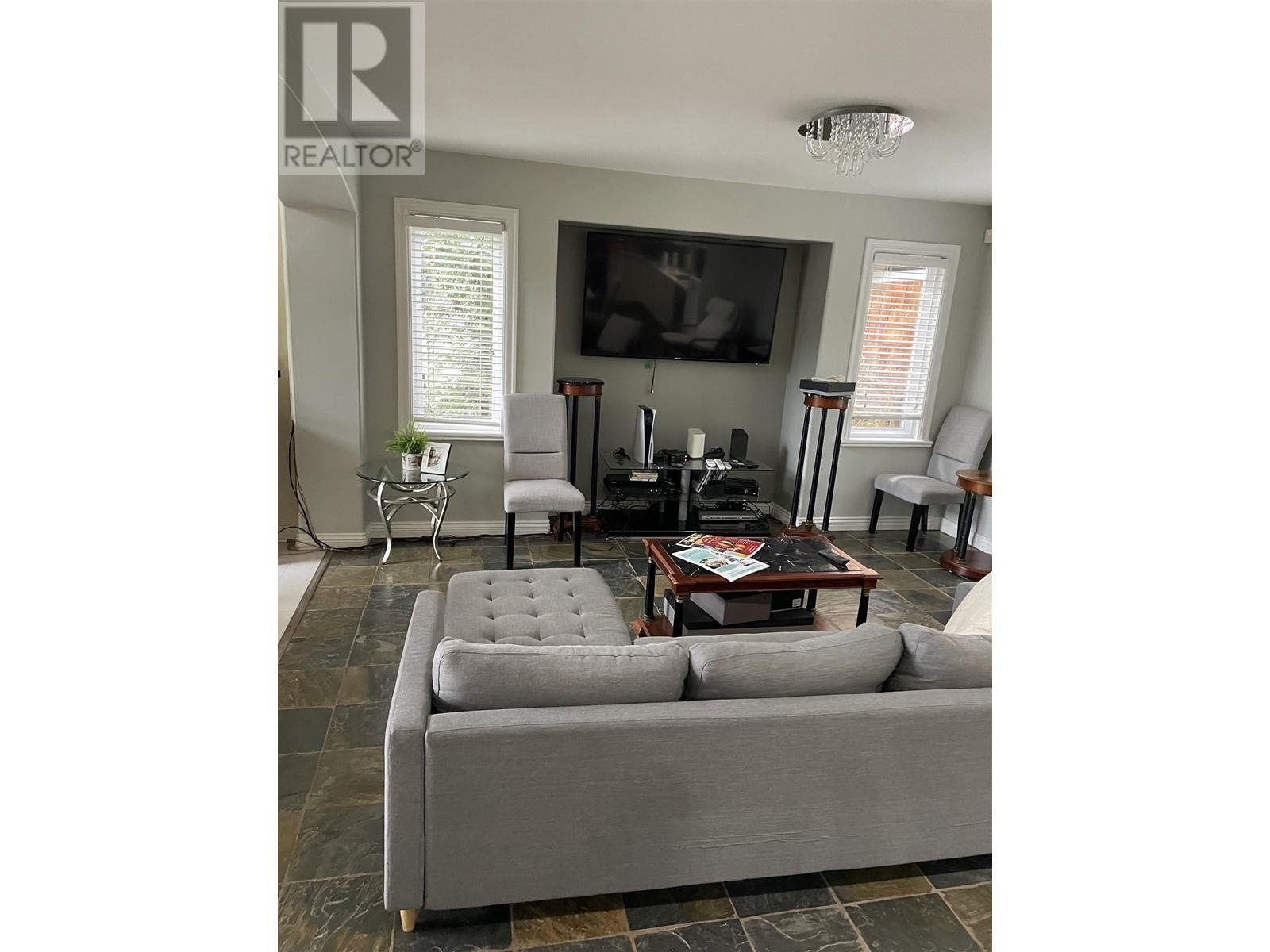 2132 Parkway Boulevard, Coquitlam, British Columbia  V3E 3K5 - Photo 17 - R2848662
