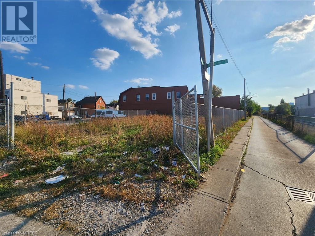 996 Barton Street E, Hamilton, Ontario  L8L 3C9 - Photo 2 - 40539609