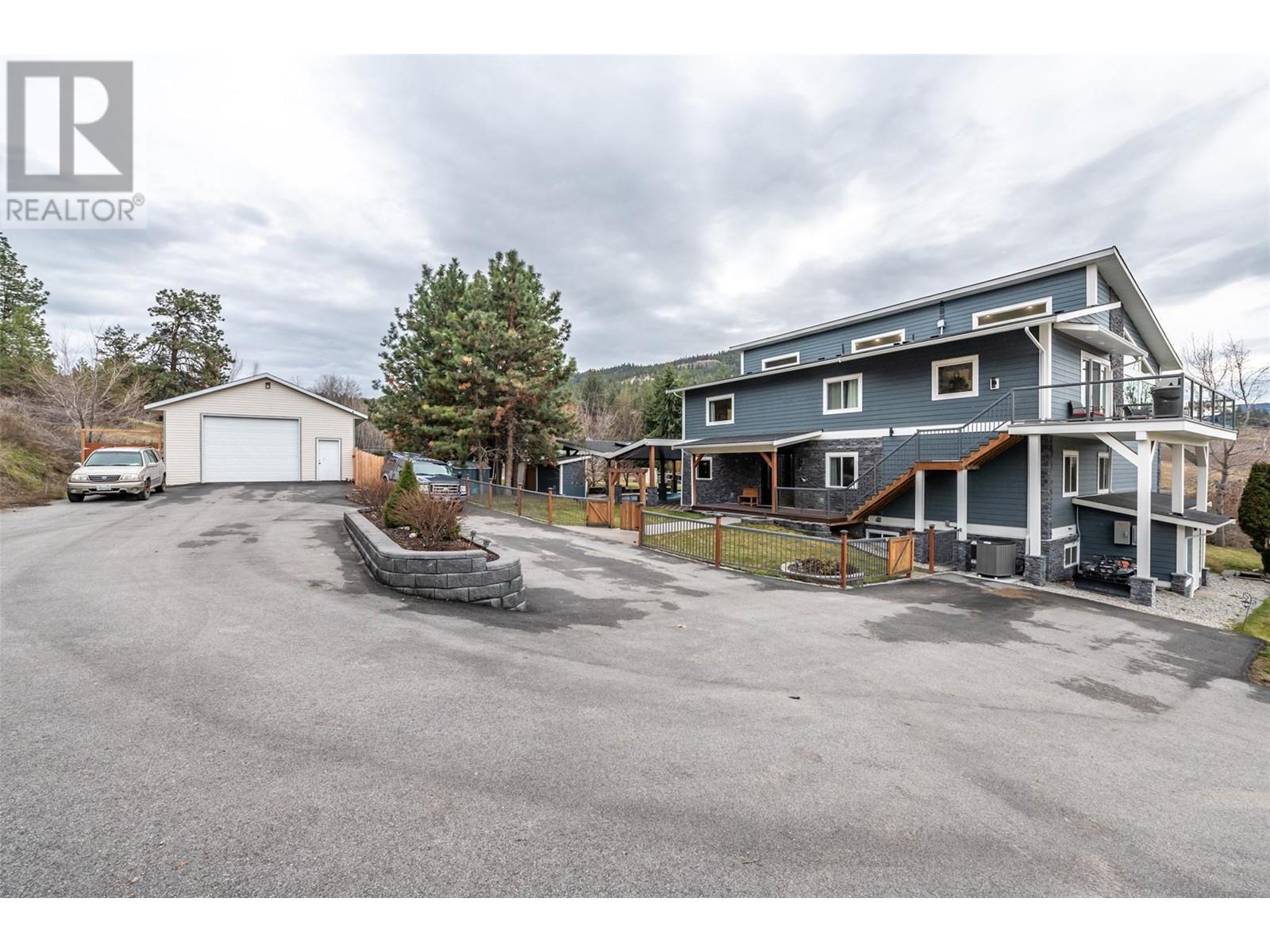 9801/9809 GOULD Avenue Summerland