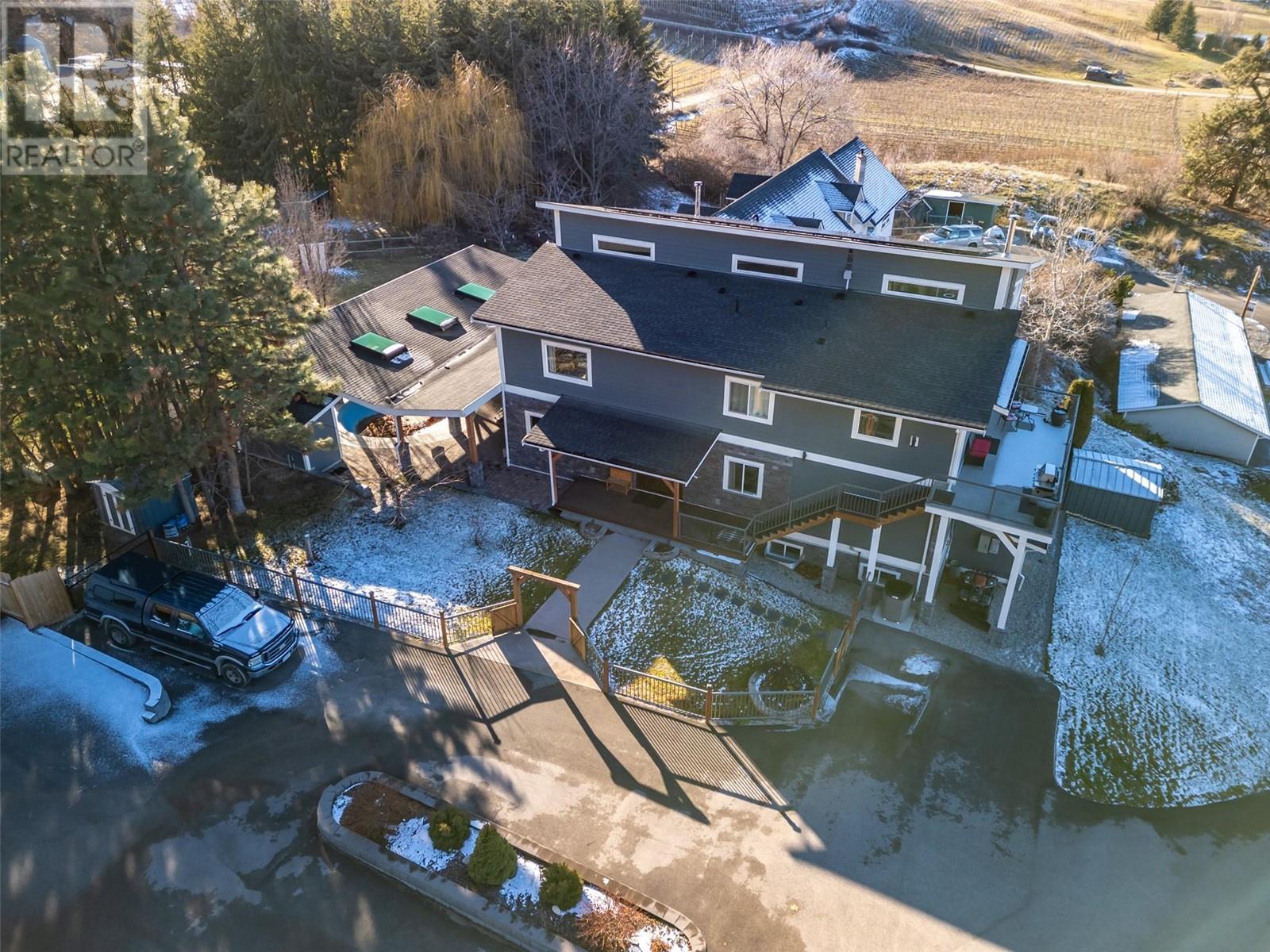 9801/9809 GOULD Avenue Summerland