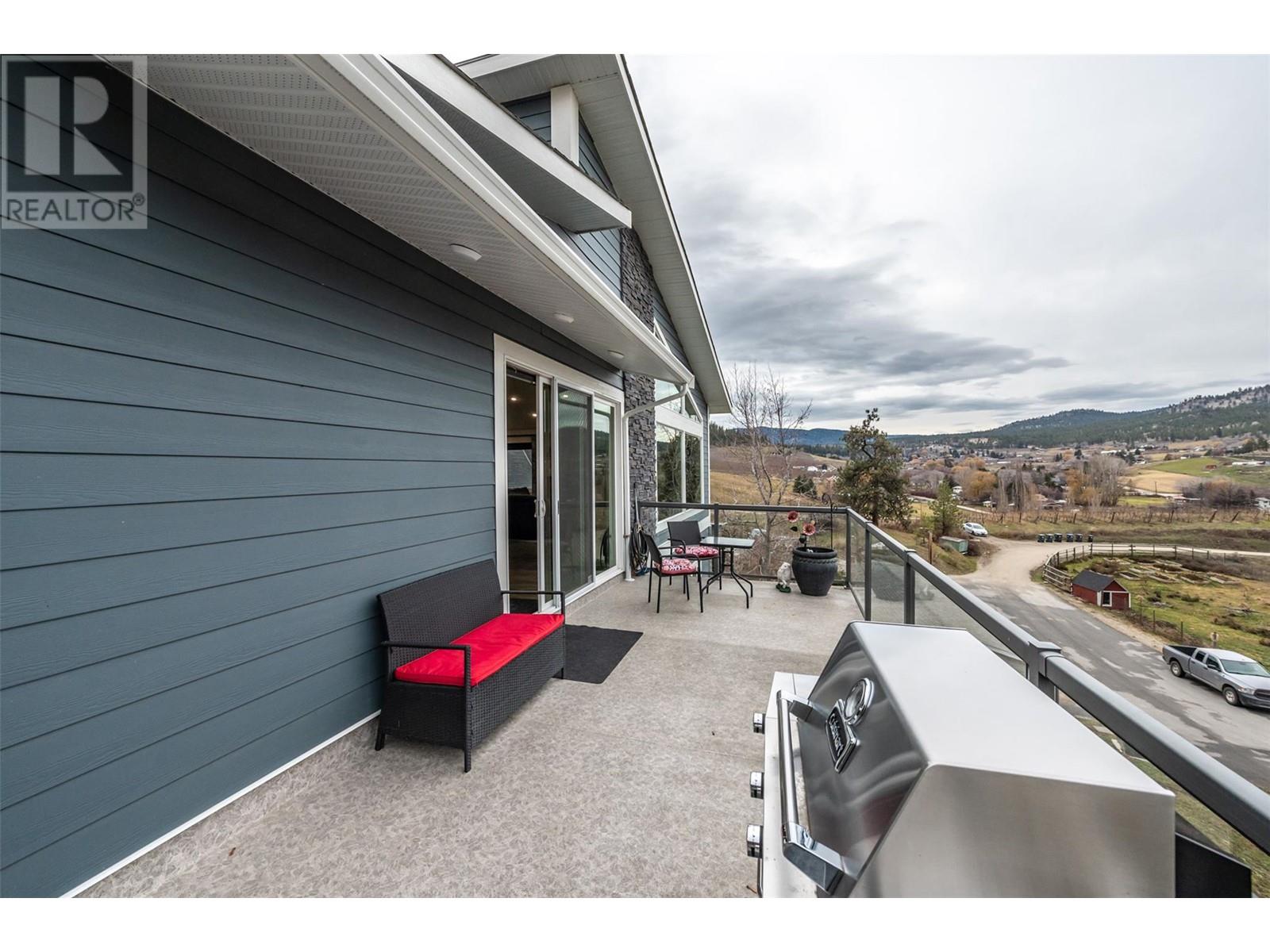 9801/9809 GOULD Avenue Summerland