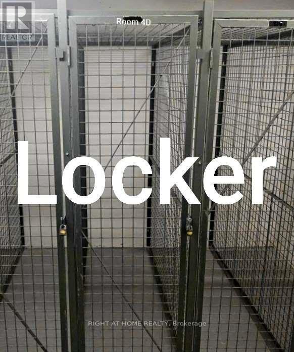 Locker - 14 York Street, Toronto, Ontario  M5J 2Z2 - Photo 1 - C8059478