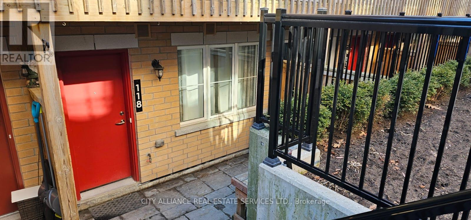 #118 -370 Hopewell Ave, Toronto, Ontario  M6E 2S2 - Photo 14 - W8059568