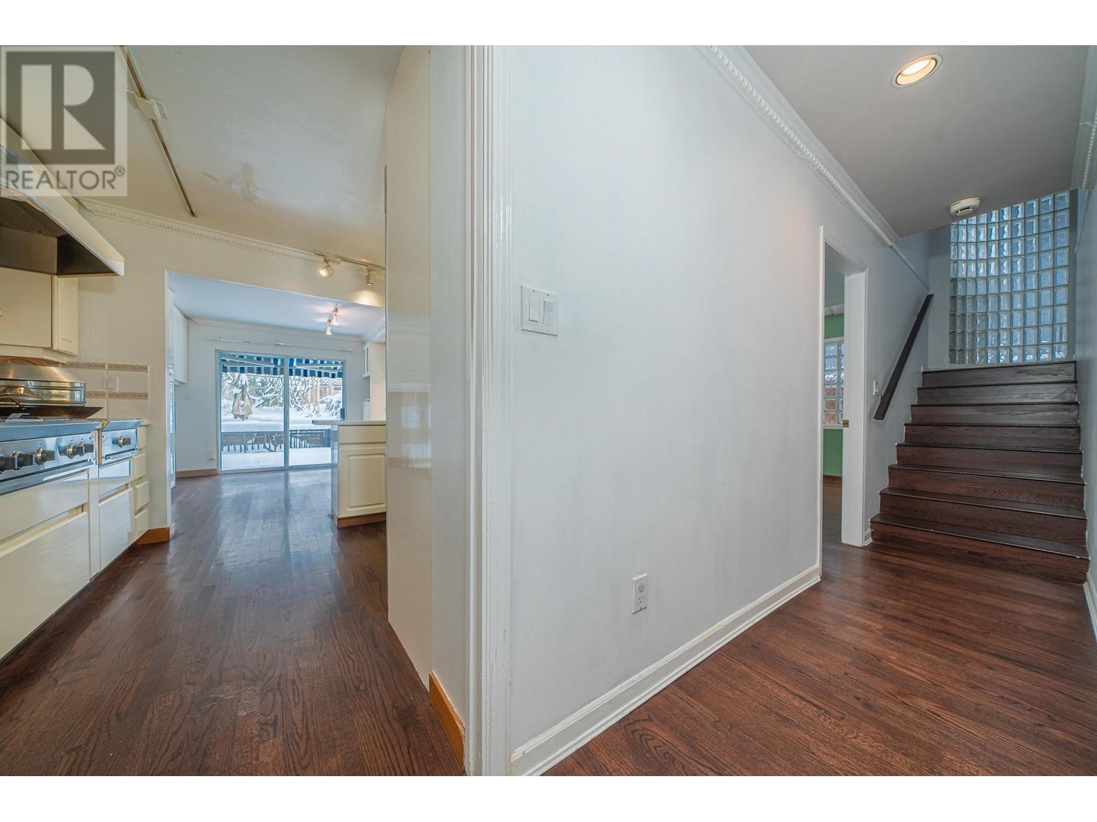 6518 Angus Drive, Vancouver, British Columbia  V6P 5H9 - Photo 9 - R2847387
