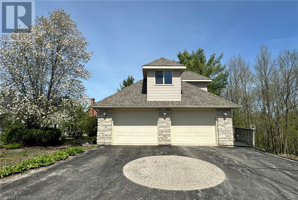62 Ellen Avenue, Walkerton, Ontario  N0G 2V0 - Photo 3 - 40537559
