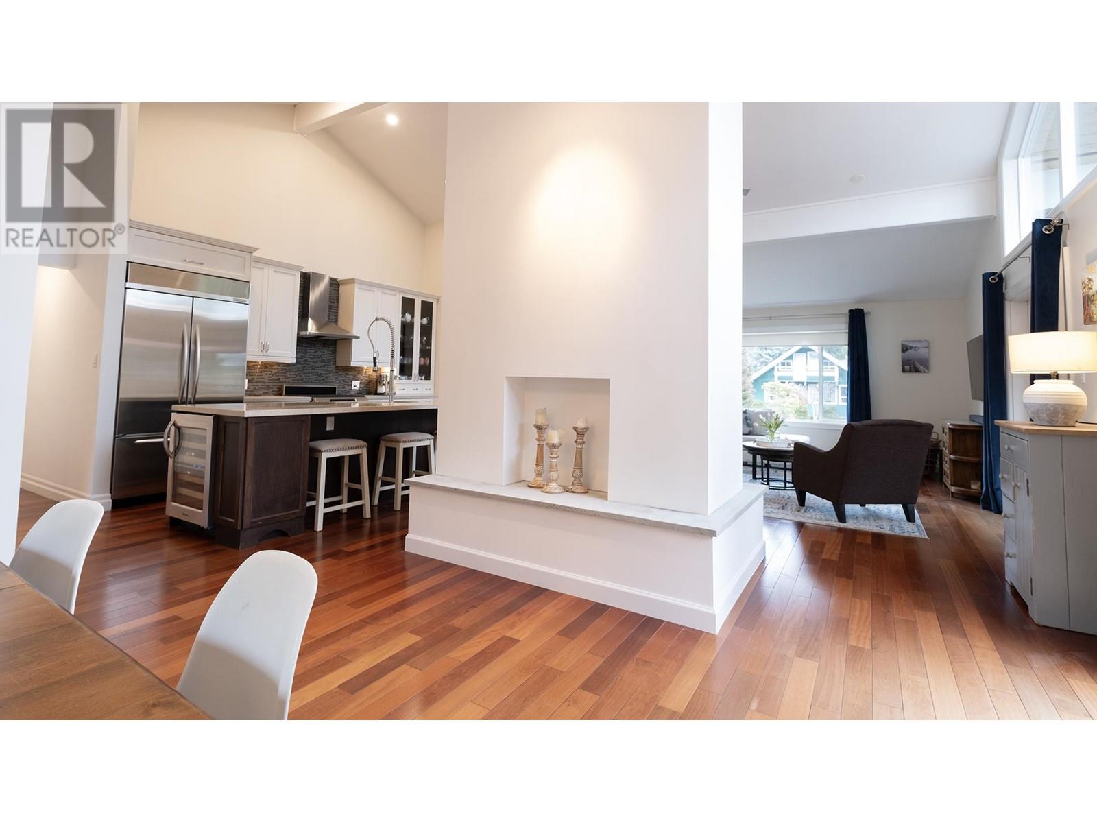 317 Cochrane Road, Gibsons, British Columbia  V0N 1V8 - Photo 10 - R2848722