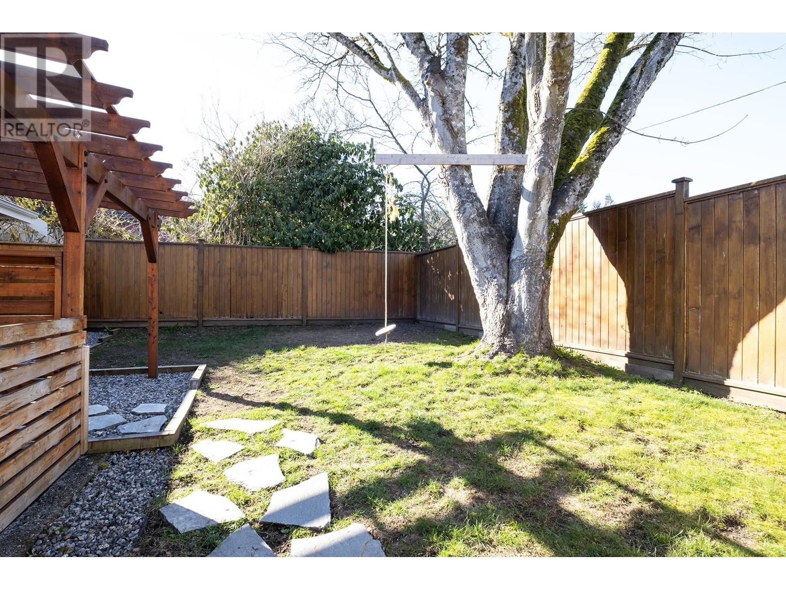 317 Cochrane Road, Gibsons, British Columbia  V0N 1V8 - Photo 39 - R2848722