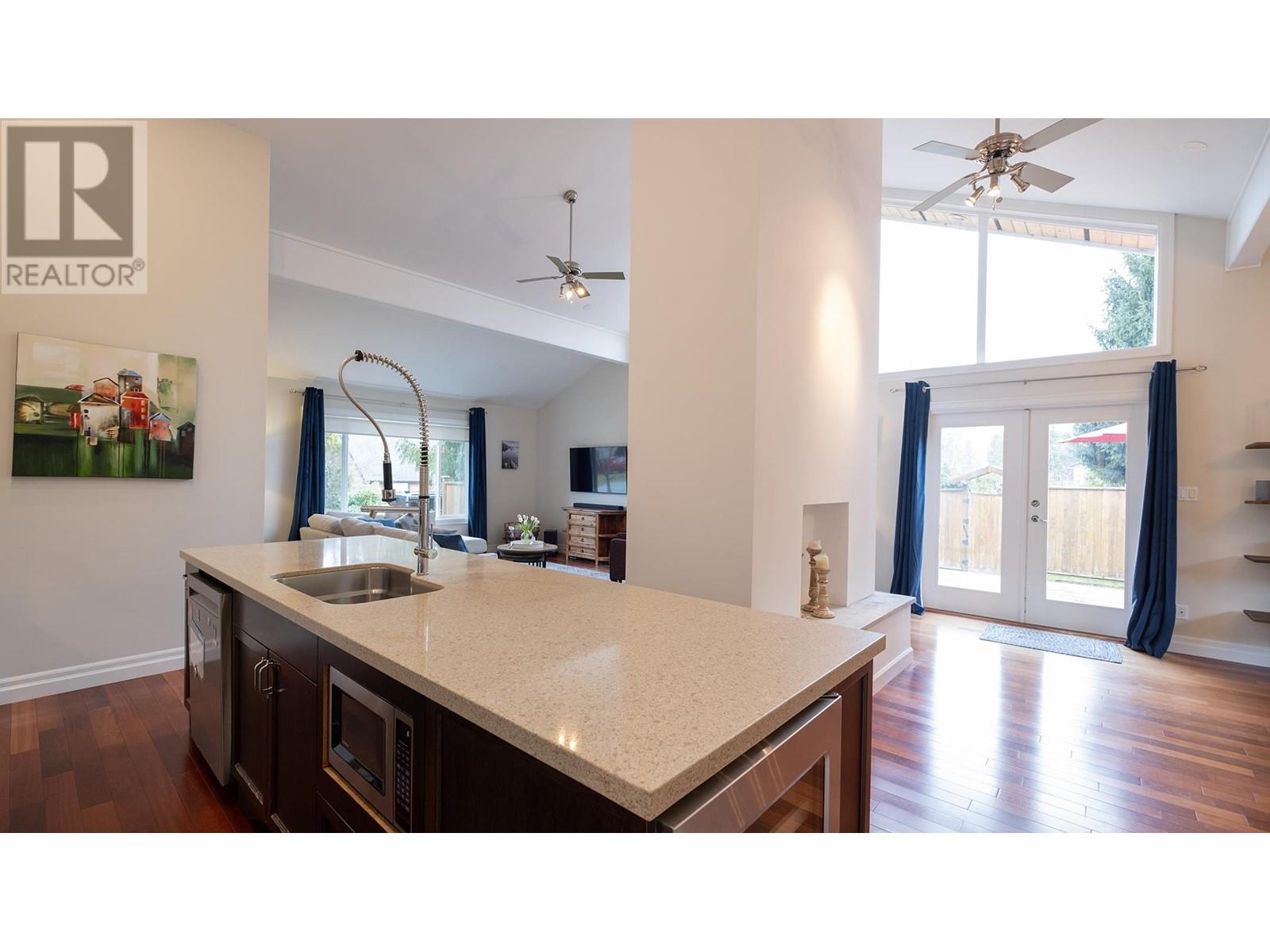 317 Cochrane Road, Gibsons, British Columbia  V0N 1V8 - Photo 7 - R2848722
