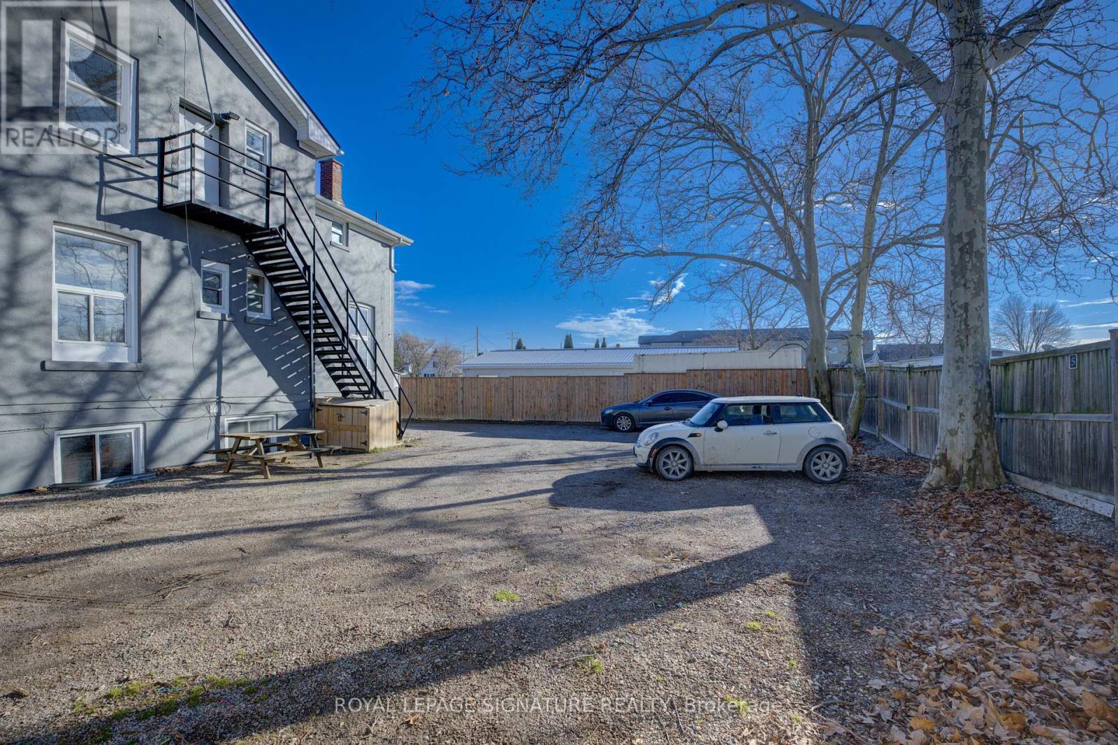 201 Louth St, St. Catharines, Ontario  L2S 2R4 - Photo 2 - X8060764