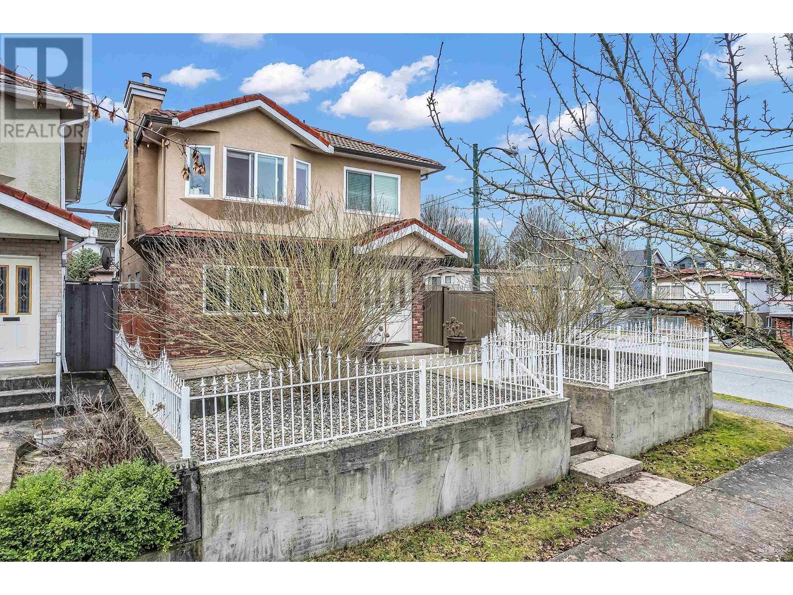 2808 Horley Street, Vancouver, British Columbia  V5R 4R9 - Photo 2 - R2848854