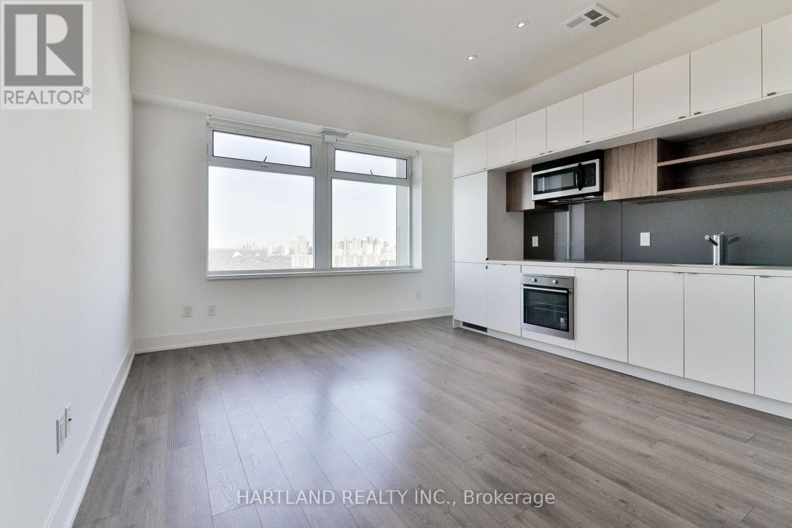 For Sale in Toronto - #1826 -111 St Clair Ave W, Toronto, Ontario  M4V 1N5 - Photo 10 - C8041662