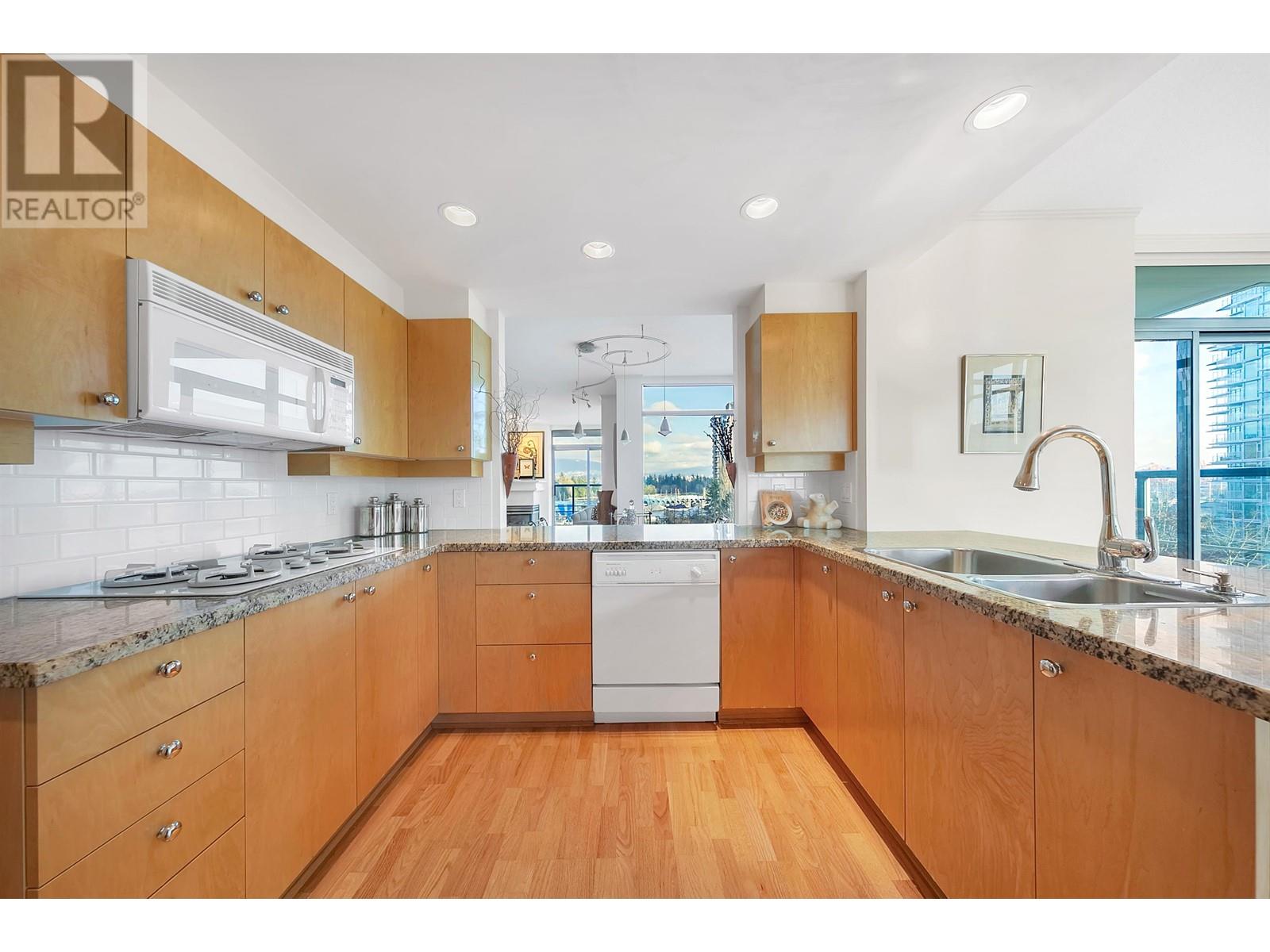 503 1710 Bayshore Drive, Vancouver, British Columbia  V6G 3G4 - Photo 2 - R2848913