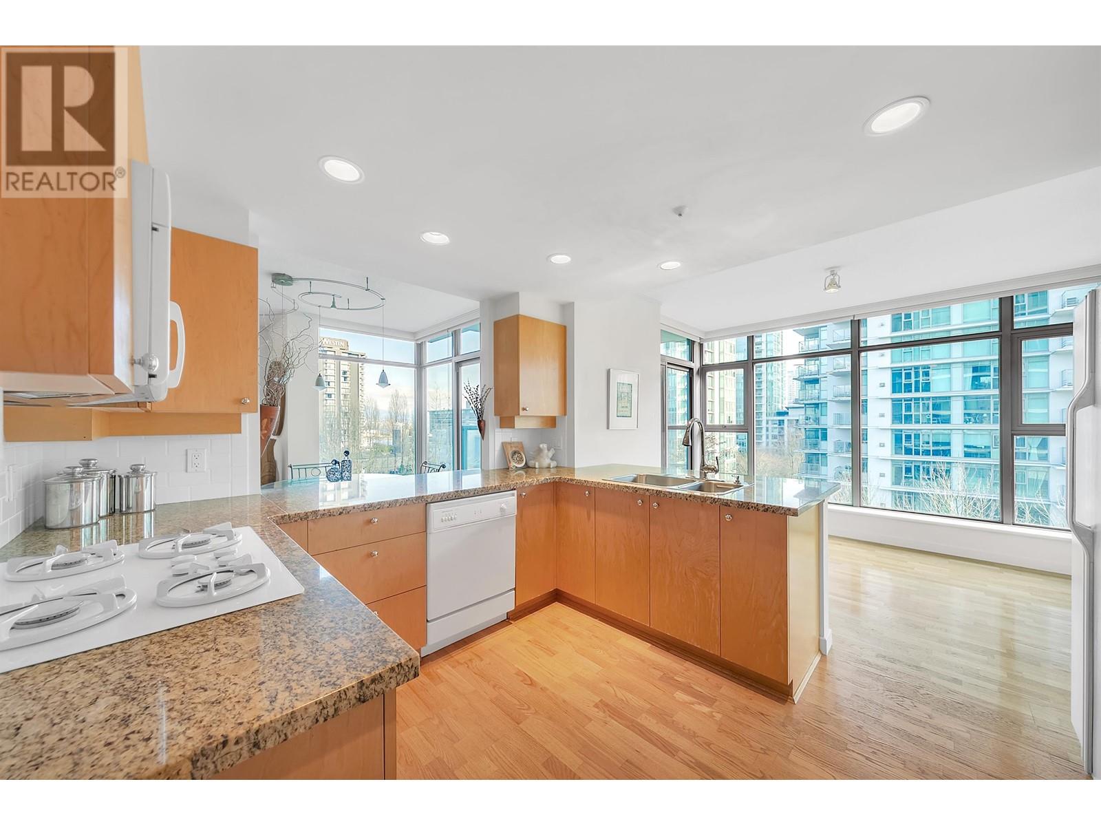 503 1710 Bayshore Drive, Vancouver, British Columbia  V6G 3G4 - Photo 3 - R2848913