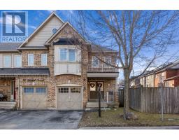 24 WHITEFOOT CRES