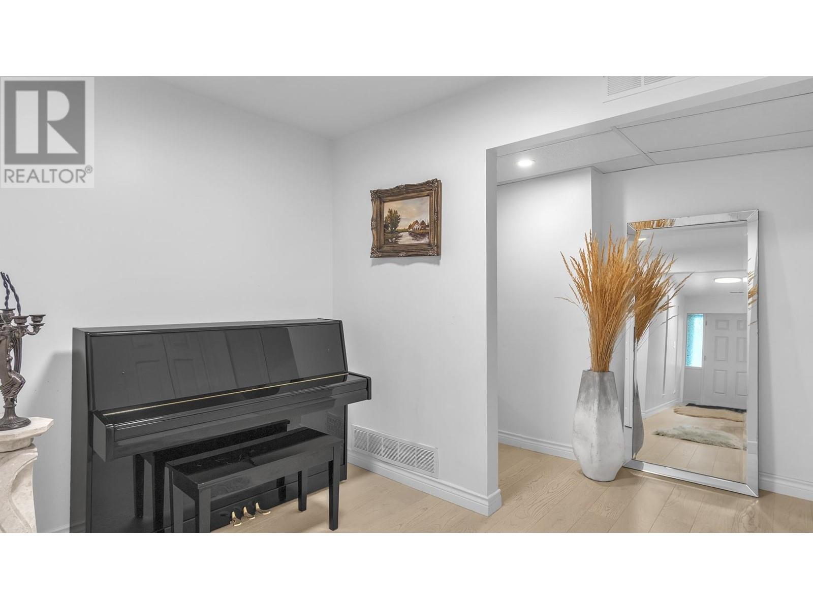 2038 Flynn Place, North Vancouver, British Columbia  V7P 3H8 - Photo 23 - R2849173