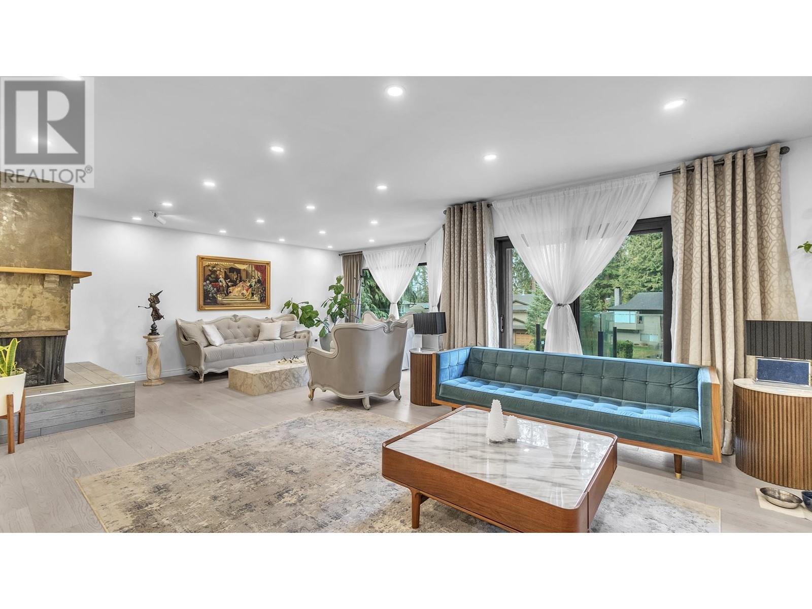 2038 Flynn Place, North Vancouver, British Columbia  V7P 3H8 - Photo 4 - R2849173