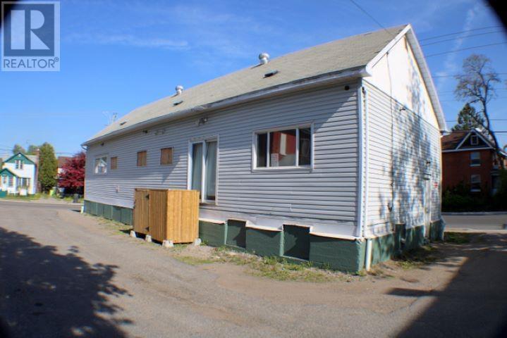 346 North St, Sault Ste Marie, Ontario  P6A 2A8 - Photo 3 - SM240046