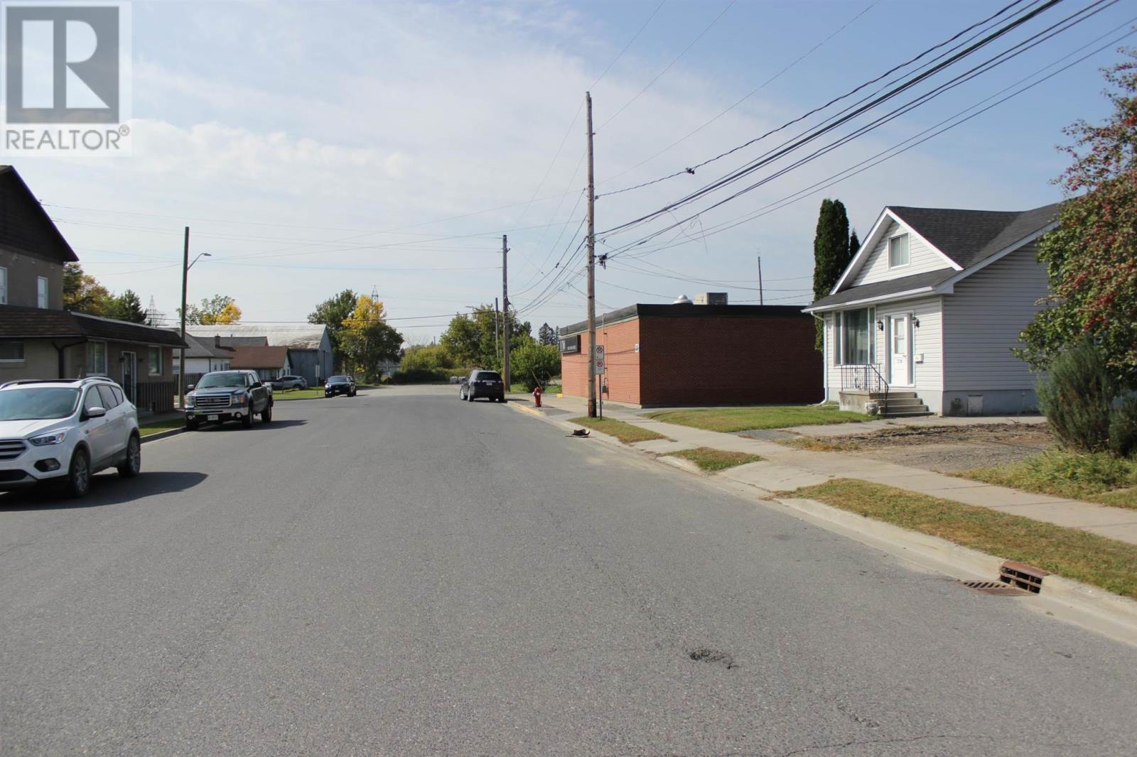 220 Third St E, Fort Frances, Ontario  P9A 1P8 - Photo 2 - TB233183