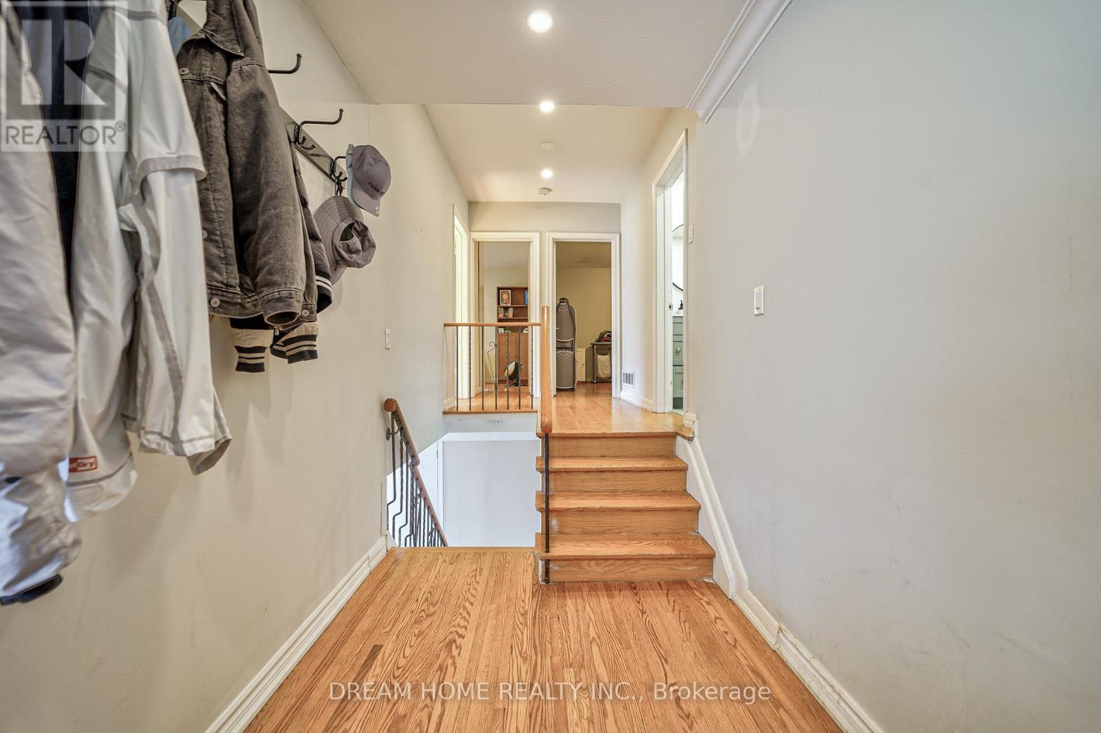 30 Caswell Dr, Toronto, Ontario  M2M 3L9 - Photo 11 - C8063298