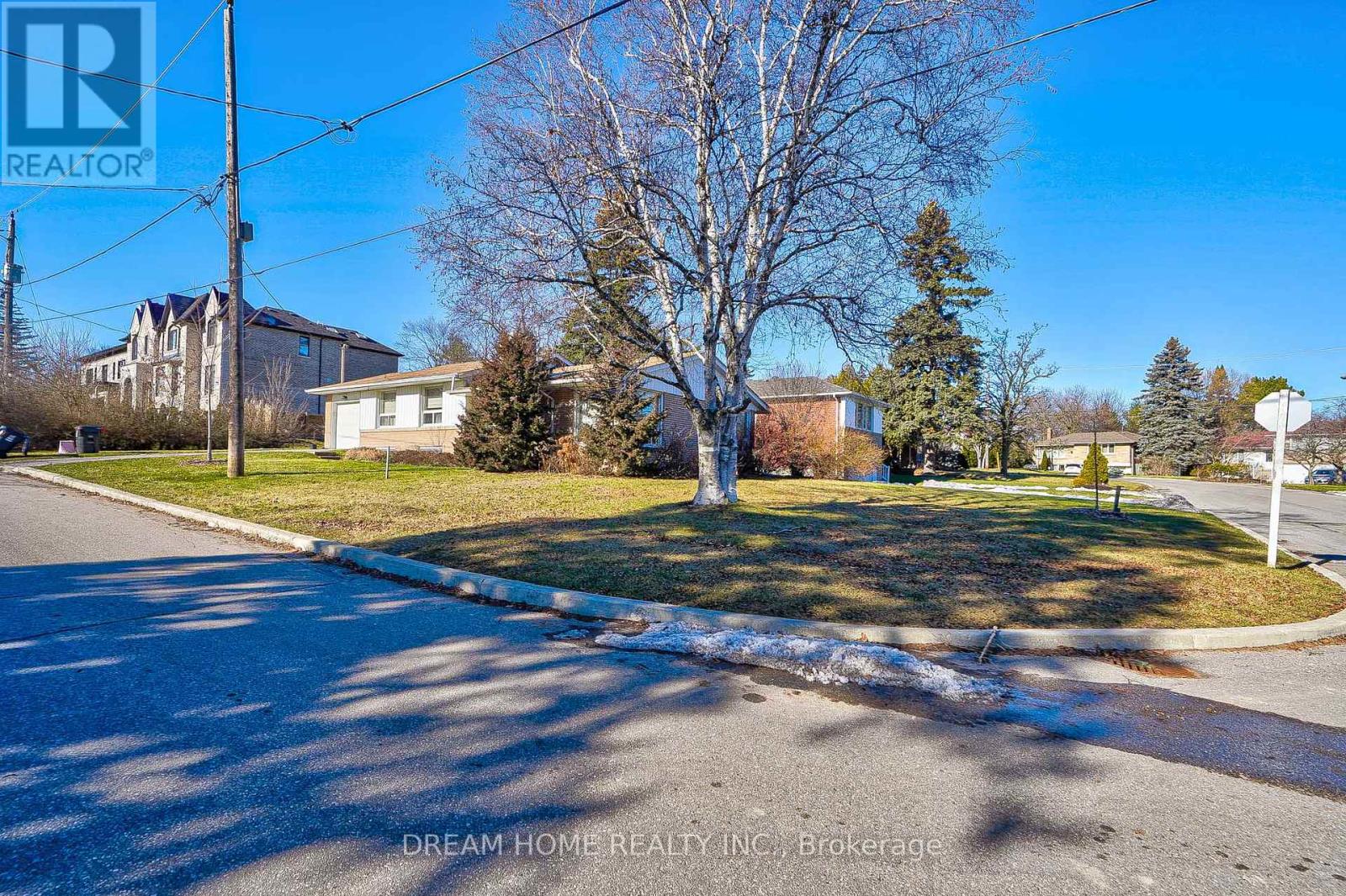 30 Caswell Dr, Toronto, Ontario  M2M 3L9 - Photo 3 - C8063298