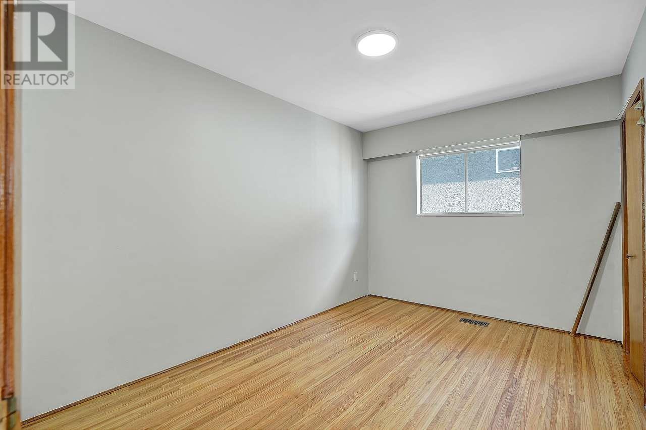 Listing Picture 18 of 39 : 3163 E 1ST AVENUE, Vancouver / 溫哥華 - 魯藝地產 Yvonne Lu Group - MLS Medallion Club Member