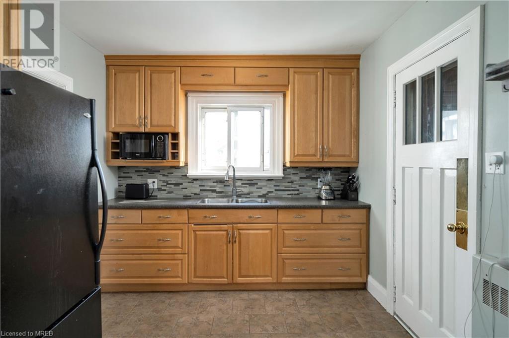 16 Conger Street, Peterborough, Ontario  K9H 4Y6 - Photo 9 - 40540607