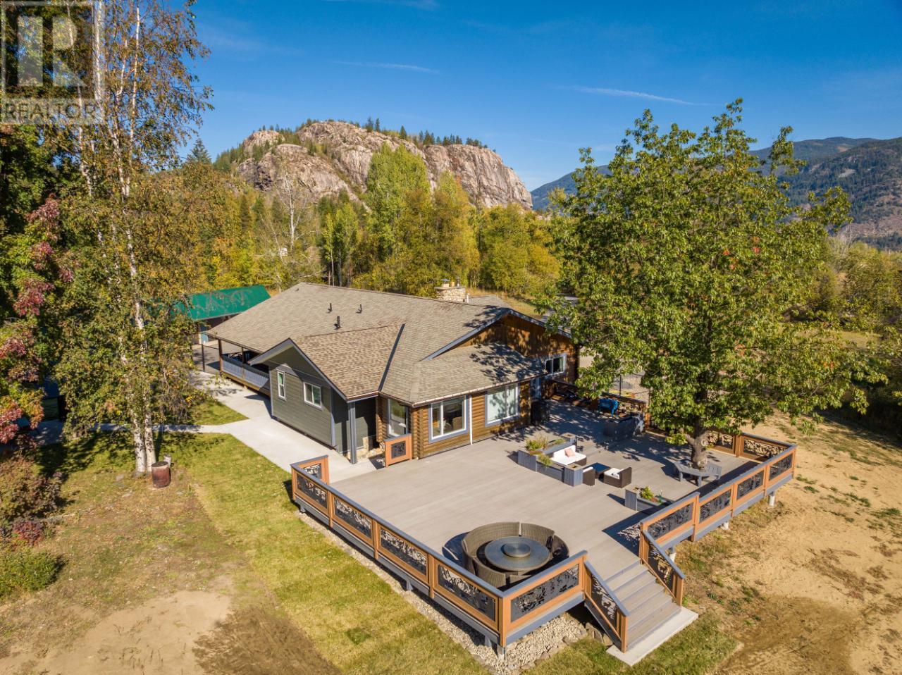 340 SAHLSTROM ROAD Castlegar