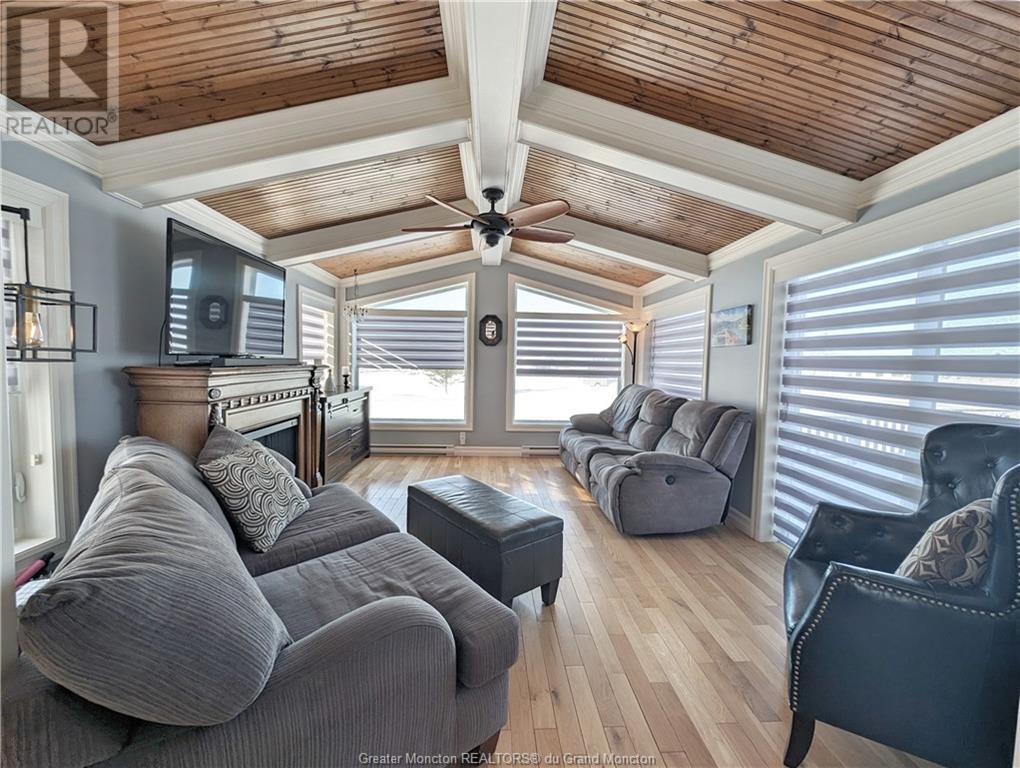 10 Bel-Horizon, Caraquet, New Brunswick  E1W 0A3 - Photo 6 - M157314