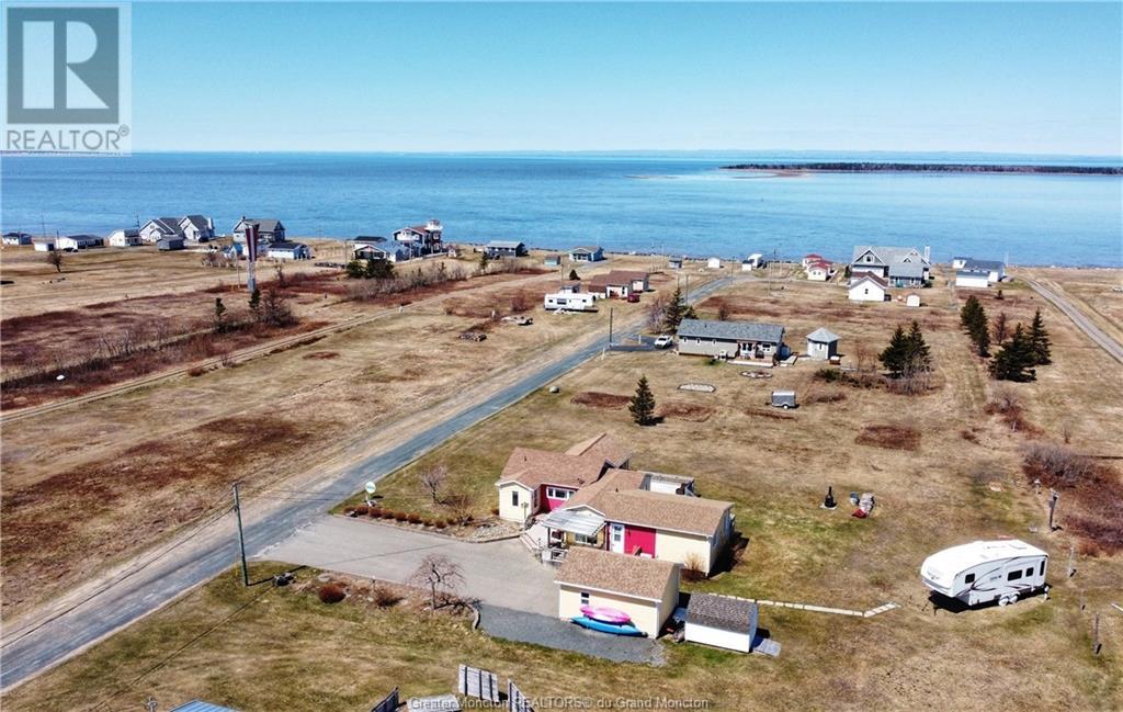 10 Bel-Horizon, Caraquet, New Brunswick  E1W 0A3 - Photo 2 - M157314