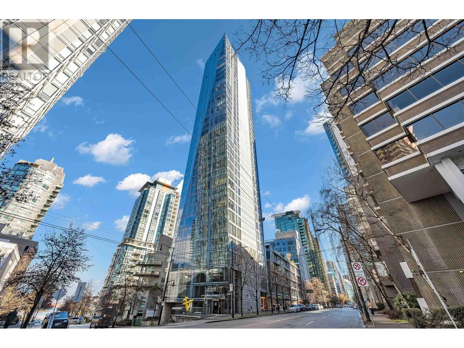 1801 1499 W Pender Street, Vancouver, British Columbia  V6G 0A7 - Photo 1 - R2849373