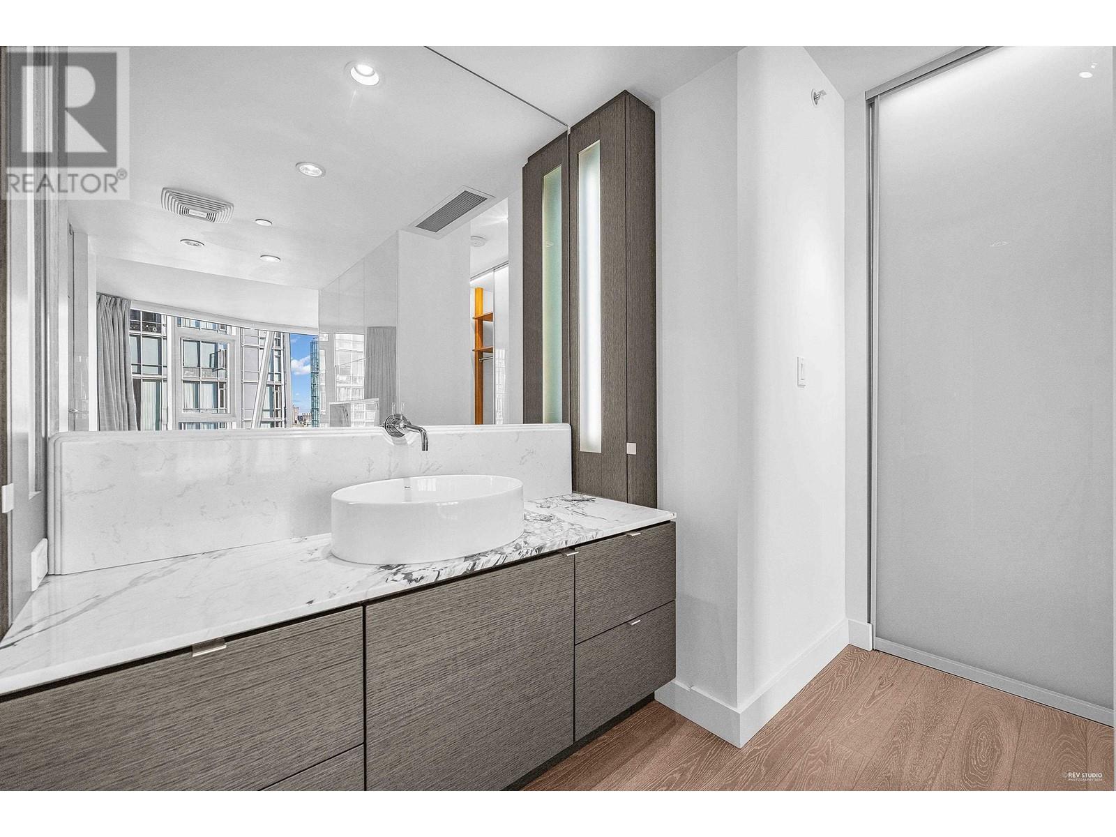 1801 1499 W Pender Street, Vancouver, British Columbia  V6G 0A7 - Photo 16 - R2849373