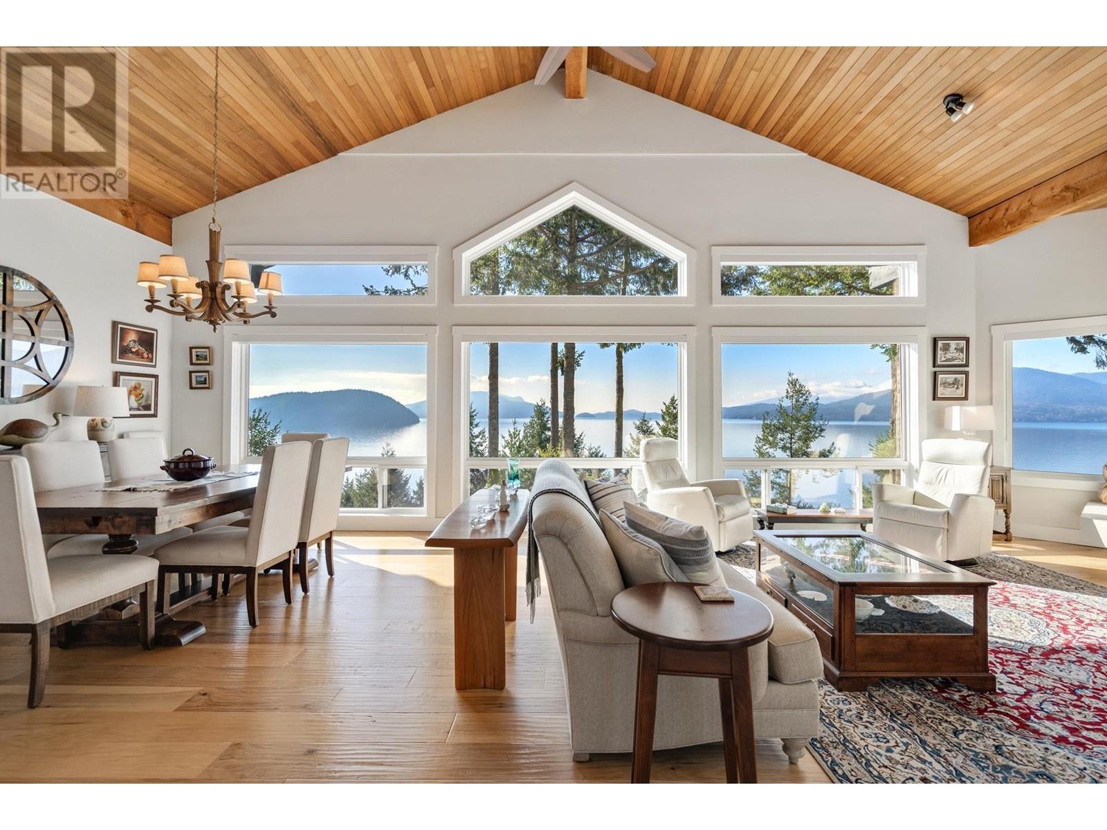 70 Sweetwater Place, Lions Bay, British Columbia  V0N 2E0 - Photo 1 - R2849376