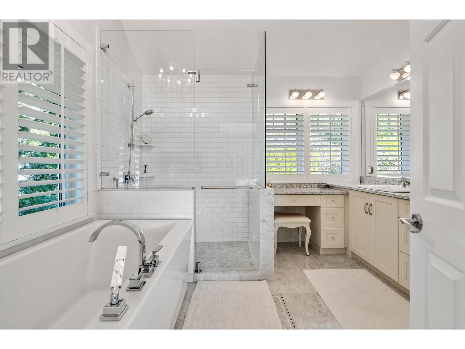 70 Sweetwater Place, Lions Bay, British Columbia  V0N 2E0 - Photo 16 - R2849376