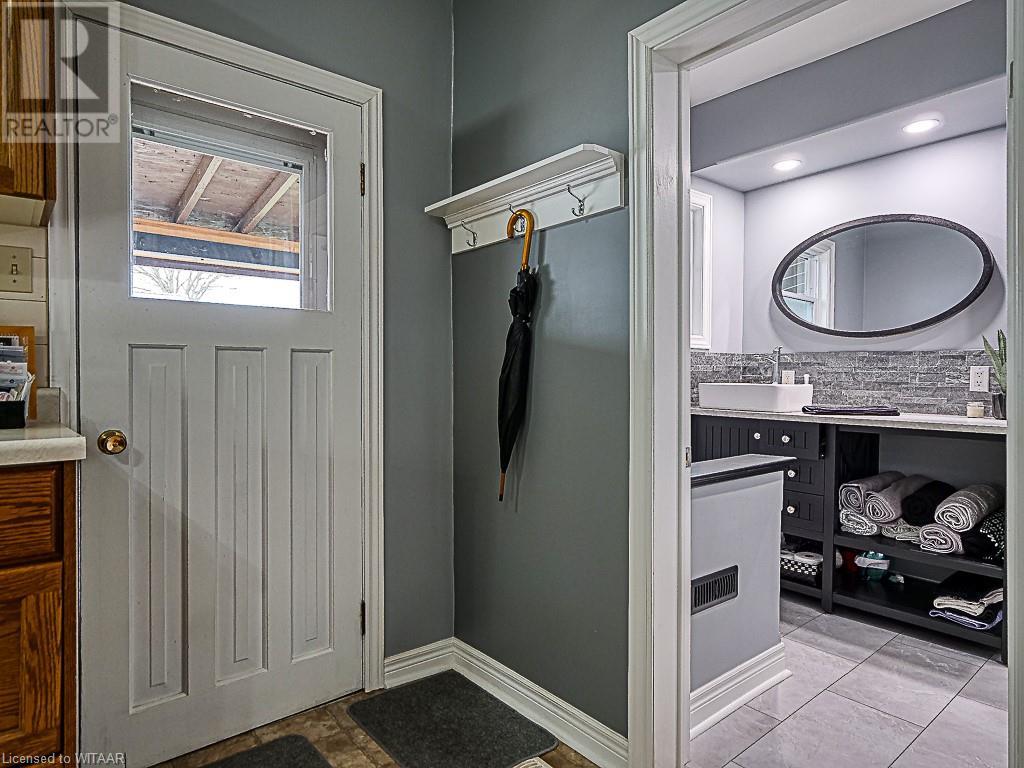 177 Allen Street, Thamesford, Ontario N0M 2M0 (26511097) JanzenTenk