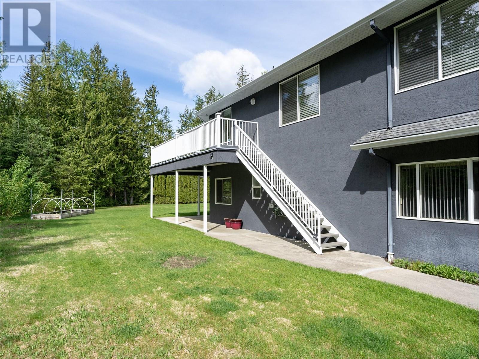 1101 Pine Ridge Crescent Revelstoke